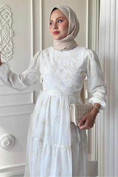 Yonca Nakış Detay Beyaz Şifon Elbise