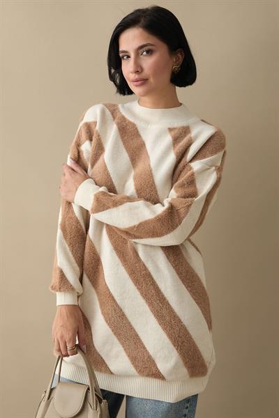 Yumoş Çift Şeritli Bej Triko Kazak