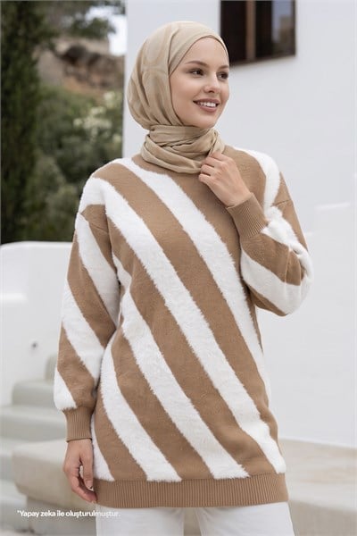 Yumoş Çift Şeritli Camel Triko Kazak