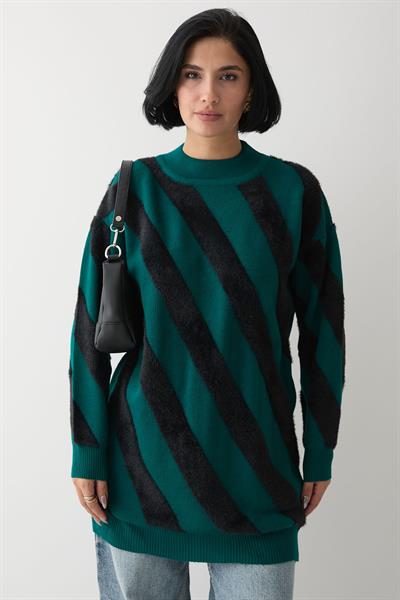 Yumoş Çift Şeritli Zümrüt Triko Kazak
