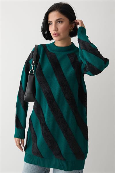 Yumoş Çift Şeritli Zümrüt Triko Kazak