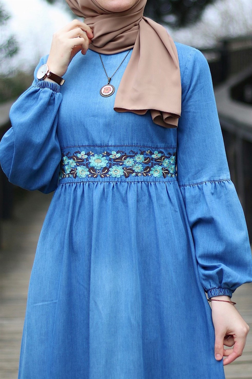 Daisy Embroidery Patterned Denim Dress - Blue