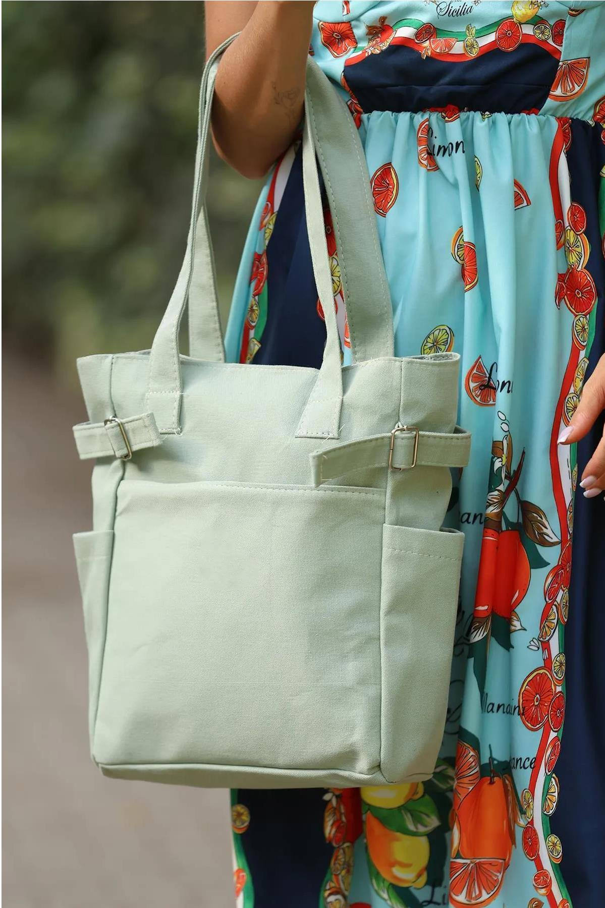 Yeşil Renk Çift Fermuarlı Toka Detaylı İki Gözlü  Spor Kol ÇantasıYeşil Renk Çift Fermuarlı Toka Detaylı İki Gözlü  Spor Kol Çantası