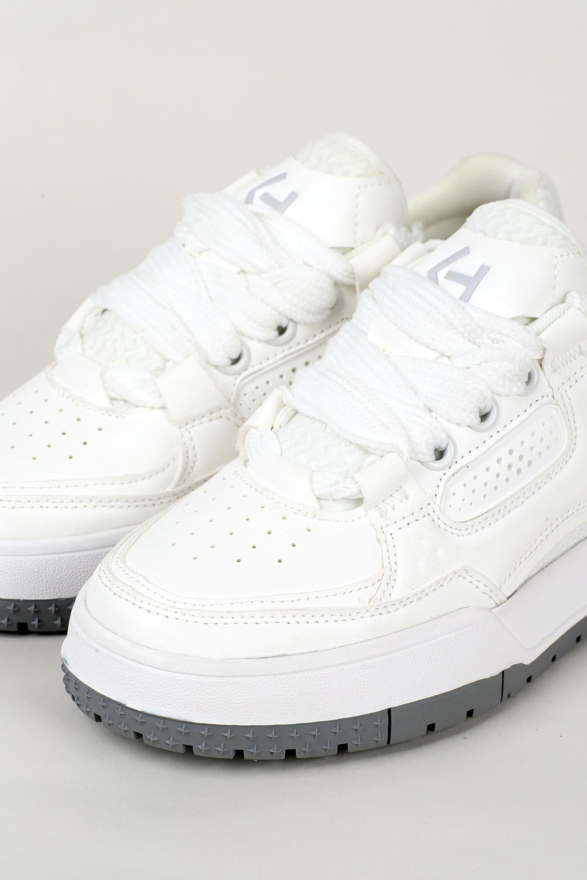 Letoon MOVE-EOPAIA Kalın Tabanlı Retro Tasarım Bağcıklı Günlük Sneaker Spor Ayakkabı BEYAZ