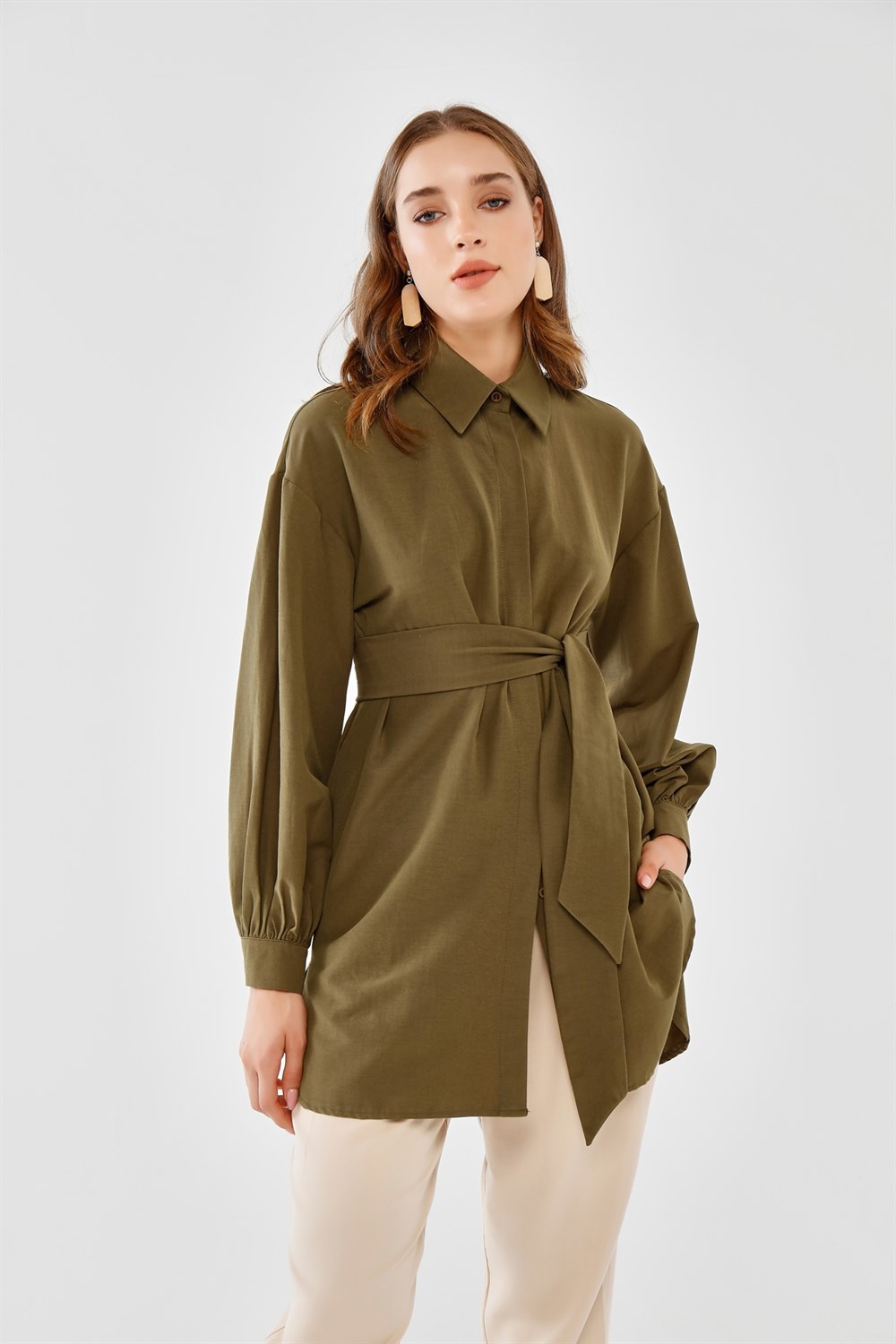 Haki Kuşaklı Gömlek