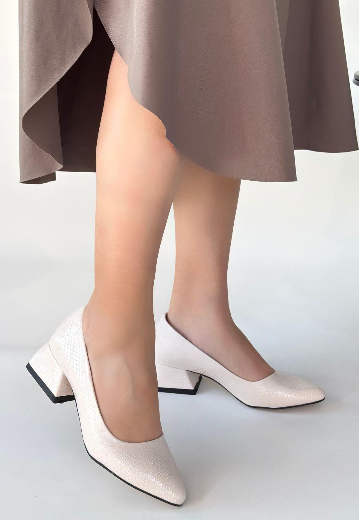 Nitya Bej Baskılı Rugan Topuklu Ayakkabı