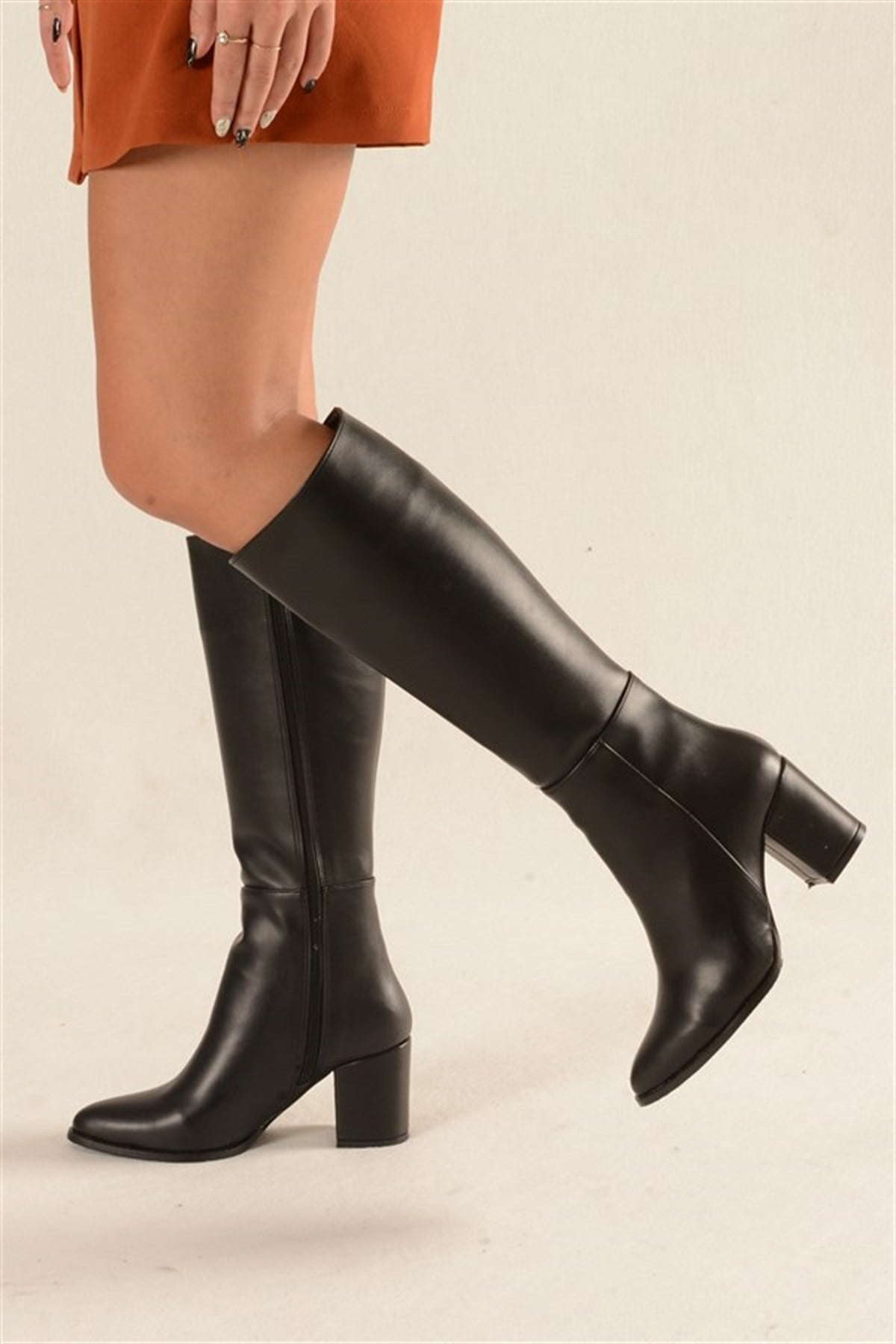 Morena Siyah Cilt Çizme