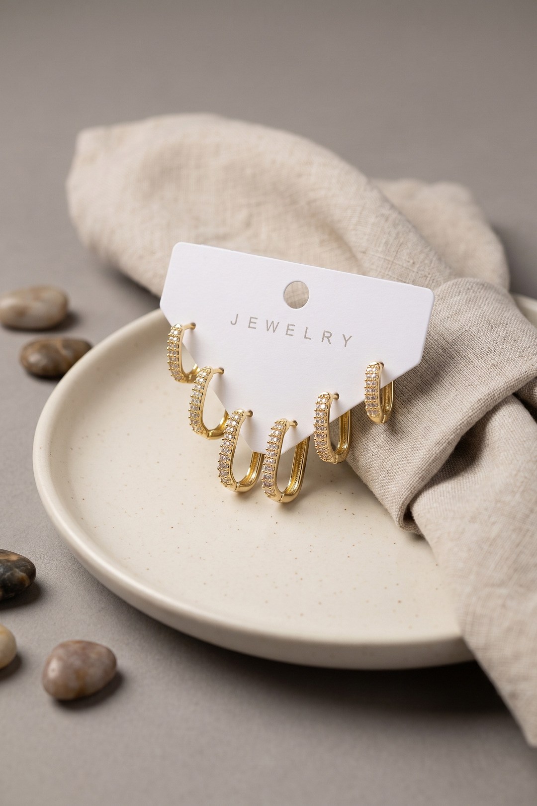 Tegan Gold Renk Zirkon Taşlı Pirinç Oval Kare Model Kadın Küpe Seti TG27BKP12173