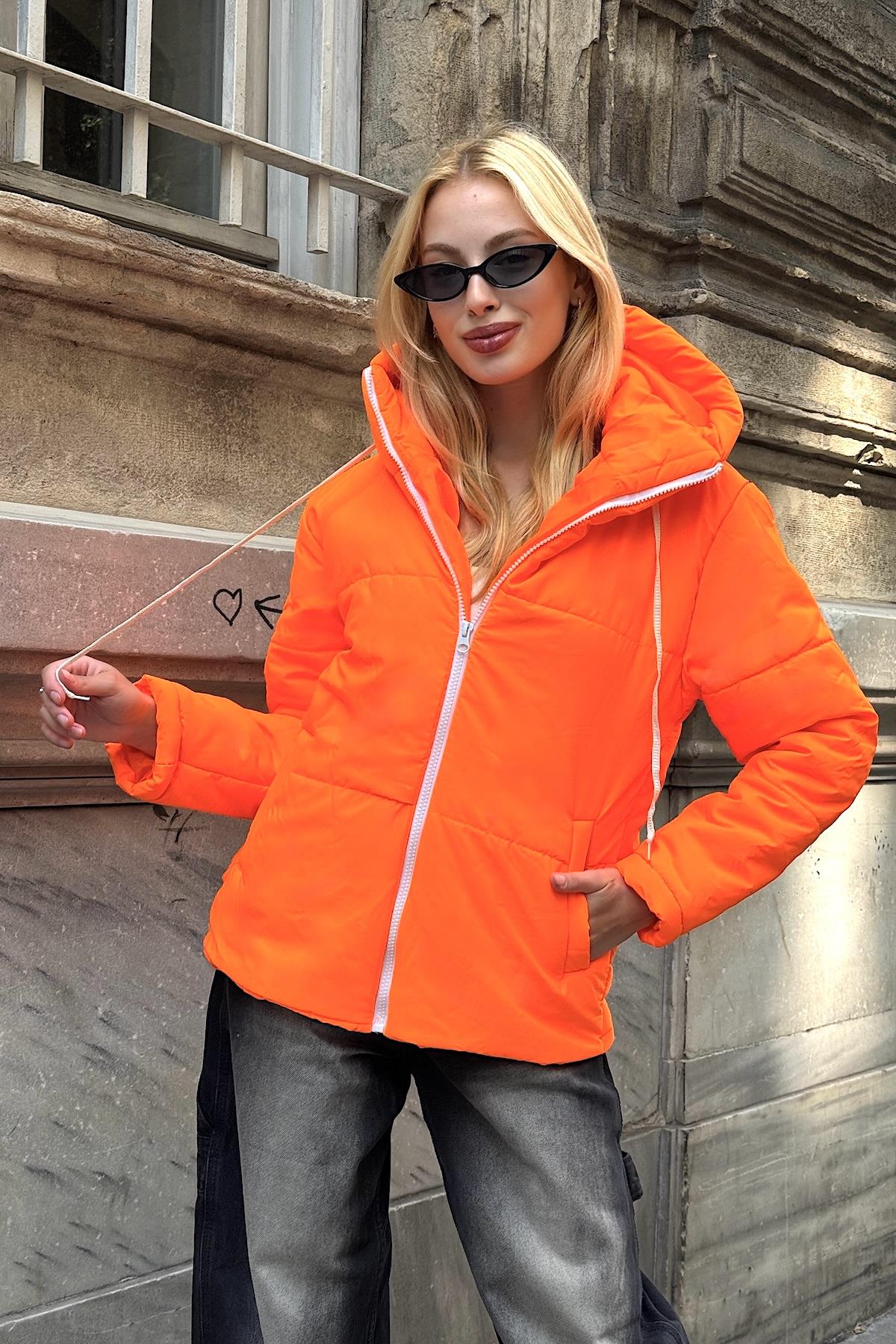Neon Turuncu Su Geçirmez Kapüşonlu Şişme Mont