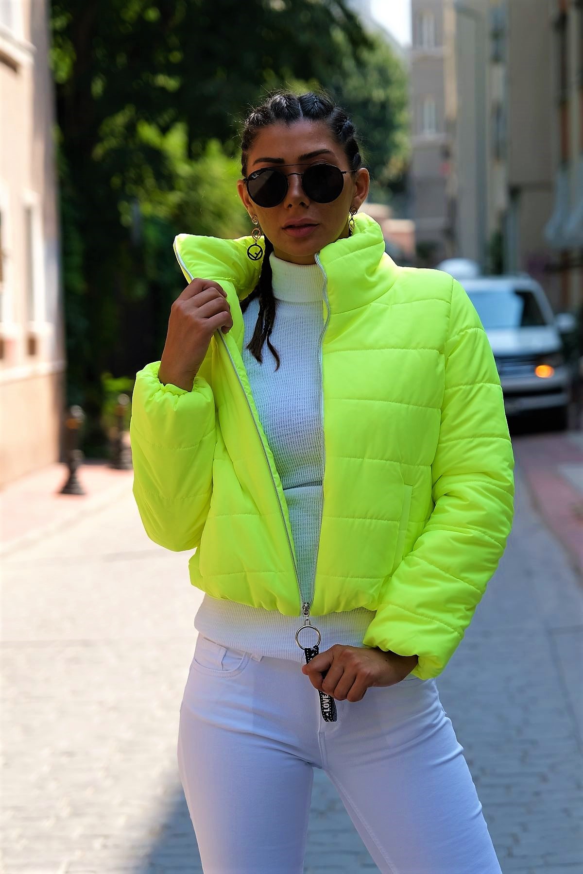 Neon Yeşil Dik Yaka Su Geçirmez Kısa Şişme Mont
