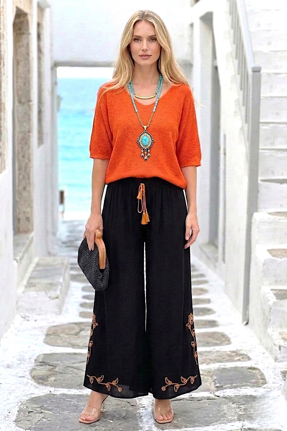 Siyah Nakışlı Pantolon Etek