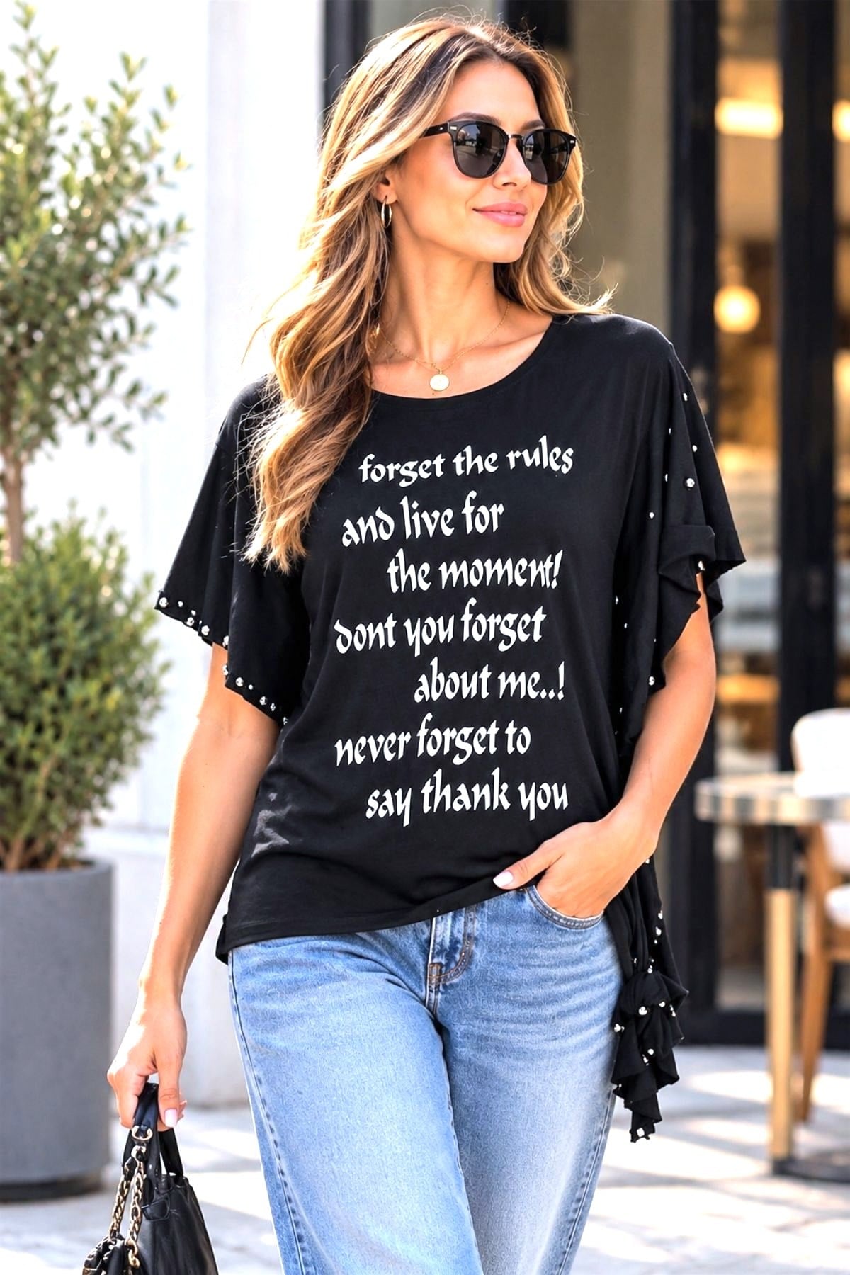 Siyah Yarasa Kollu Yazılı Zımba Detaylı Bağlamalı T-Shirt