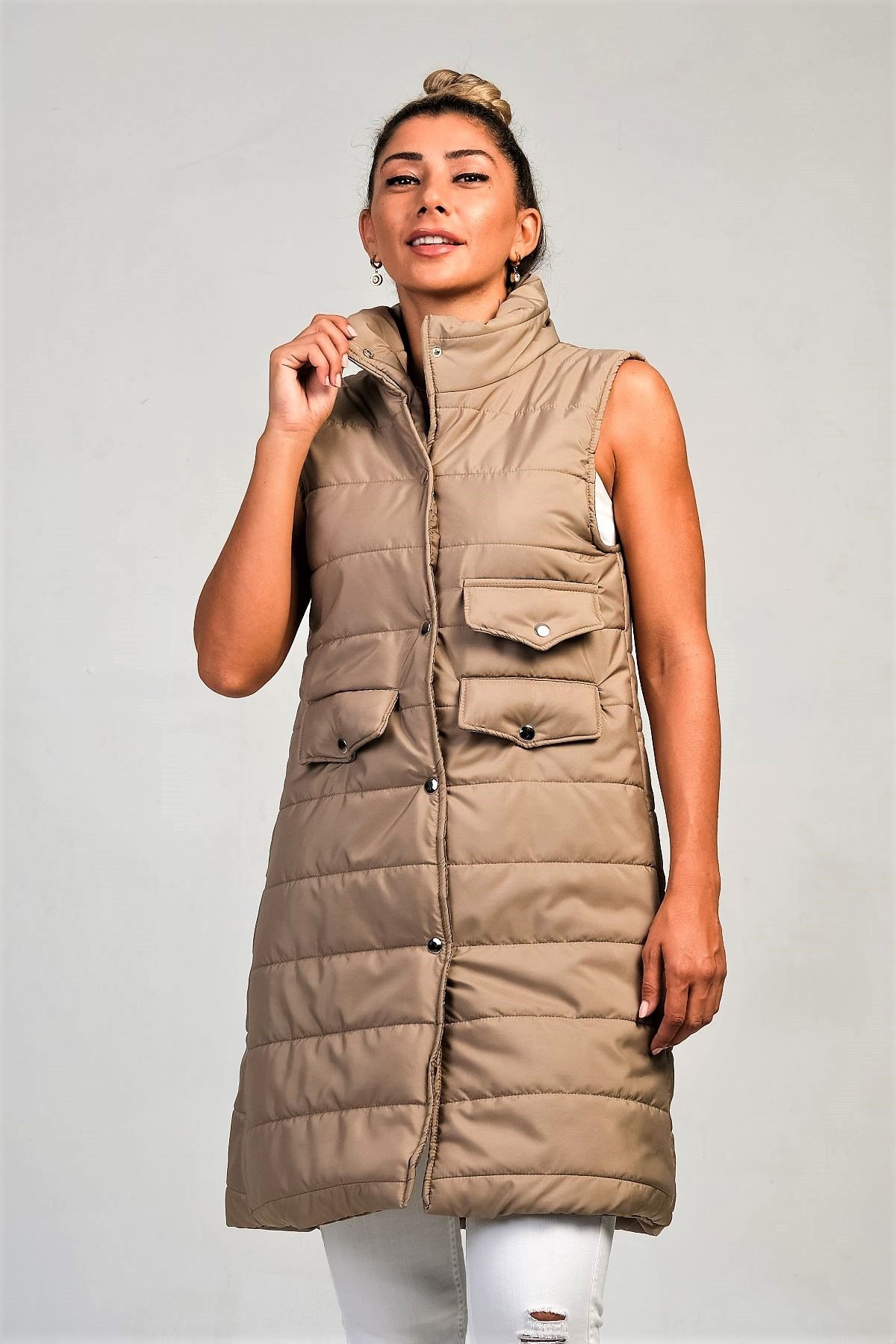 سترة طويلة قابلة للنفخ بيج اللون البيج بياقة قائمة وجيب مفصل