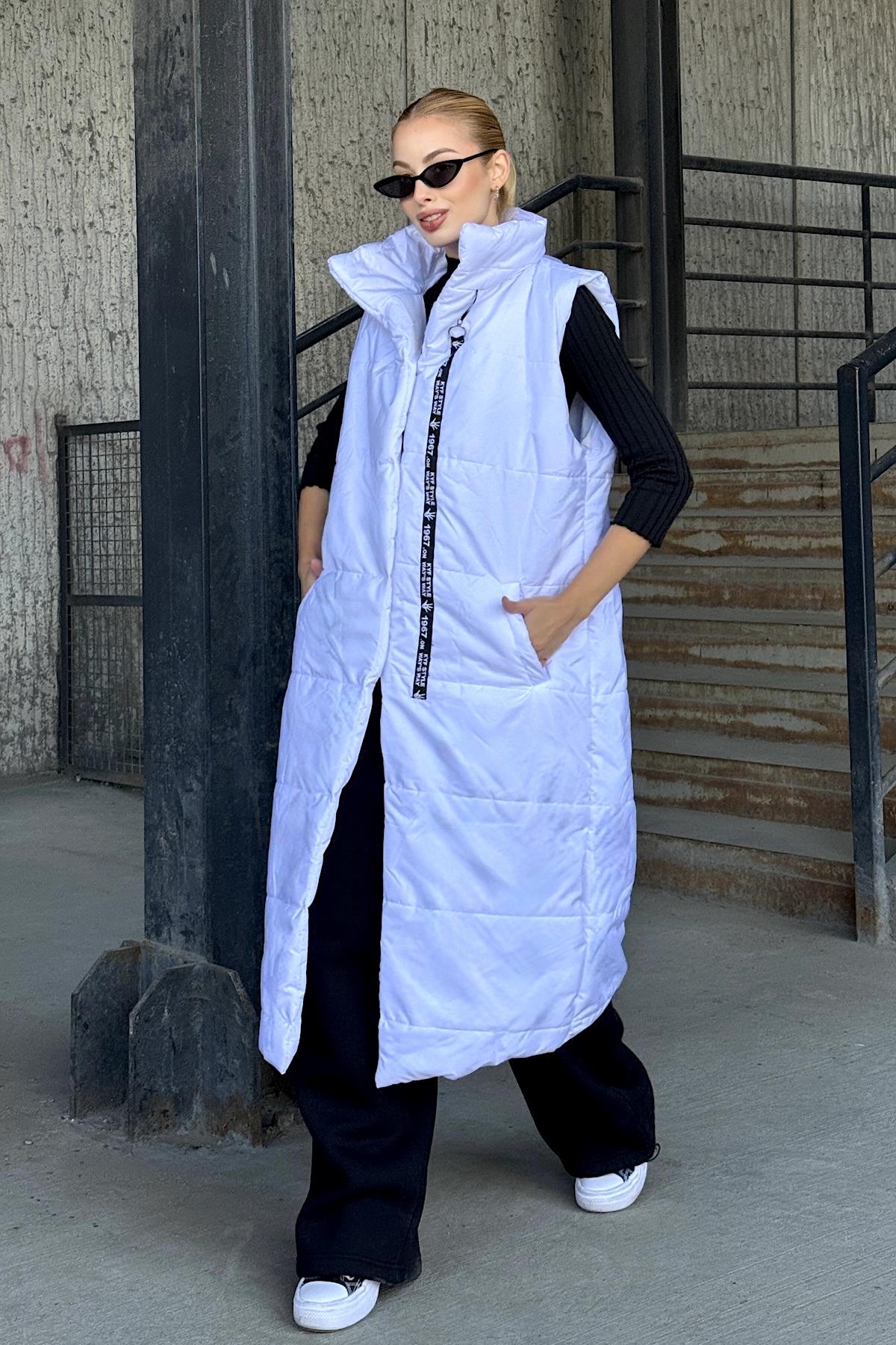 سترة طويلة قابلة للنفخ بياقة بيضاء بياقة بيضاء مخططة بياقة قائمة ومفصلة بجيوب