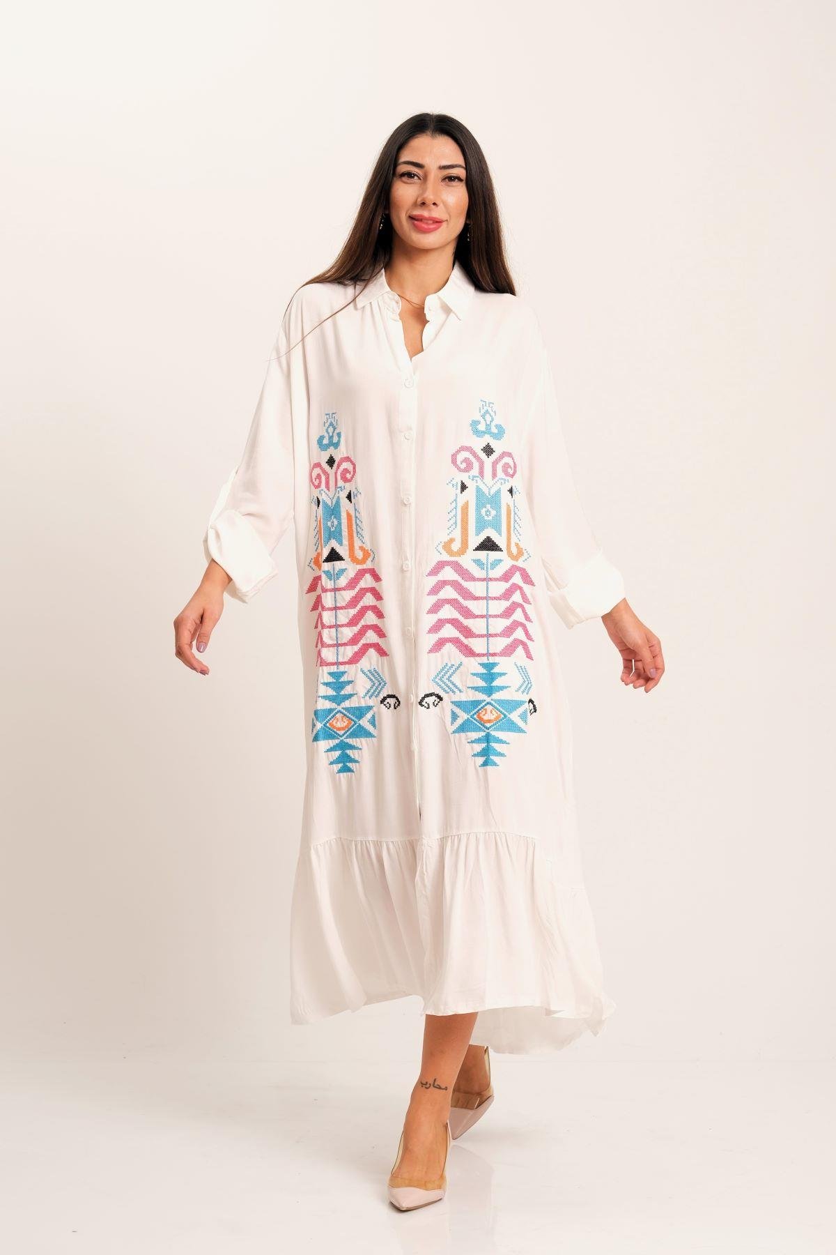 فستان قميص طويل أبيض أصلي مطرز بتطريز أصلي بأكمام مطرزة كتاف وتنورة مكشكشة