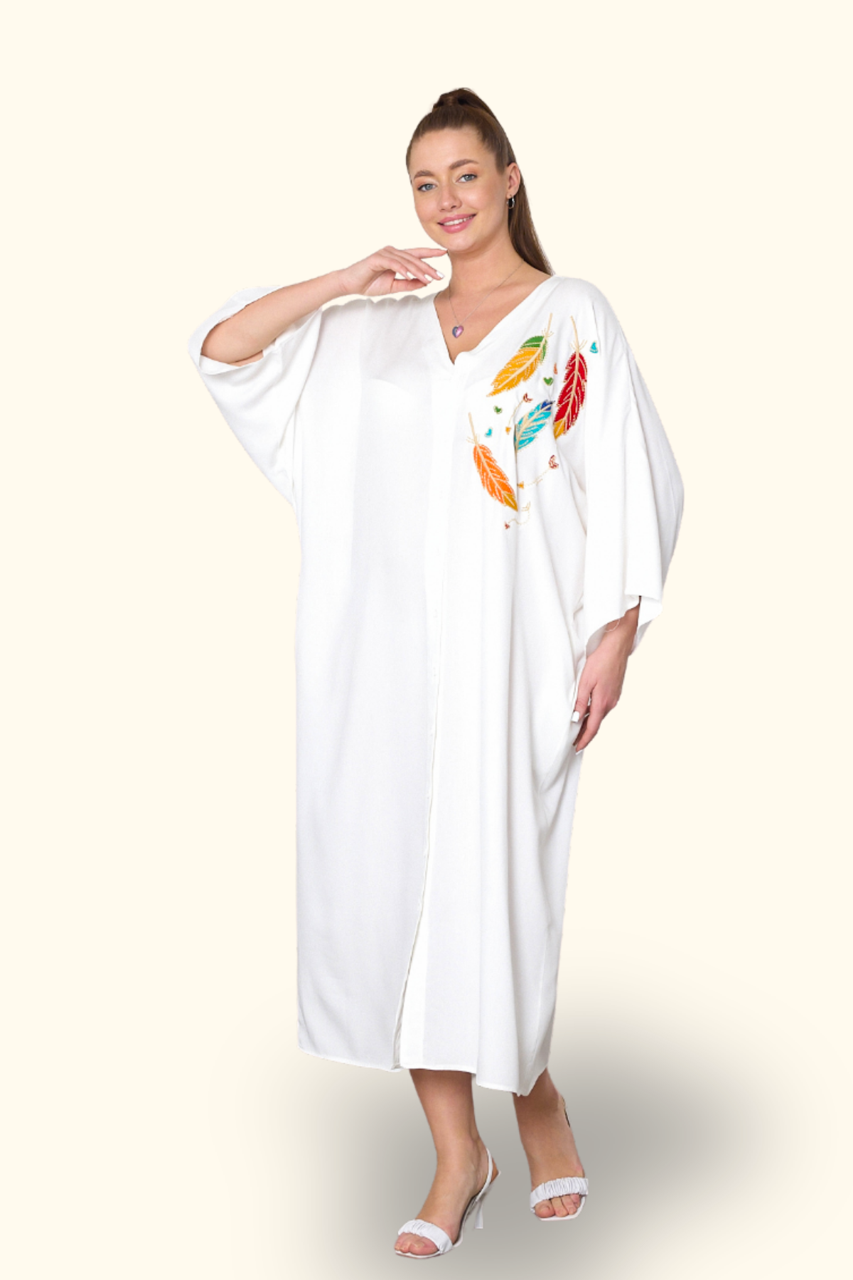 Beyaz V Yaka Göğsü Nota Nakışlı Cepli Oversize Uzun Gömlek Elbise