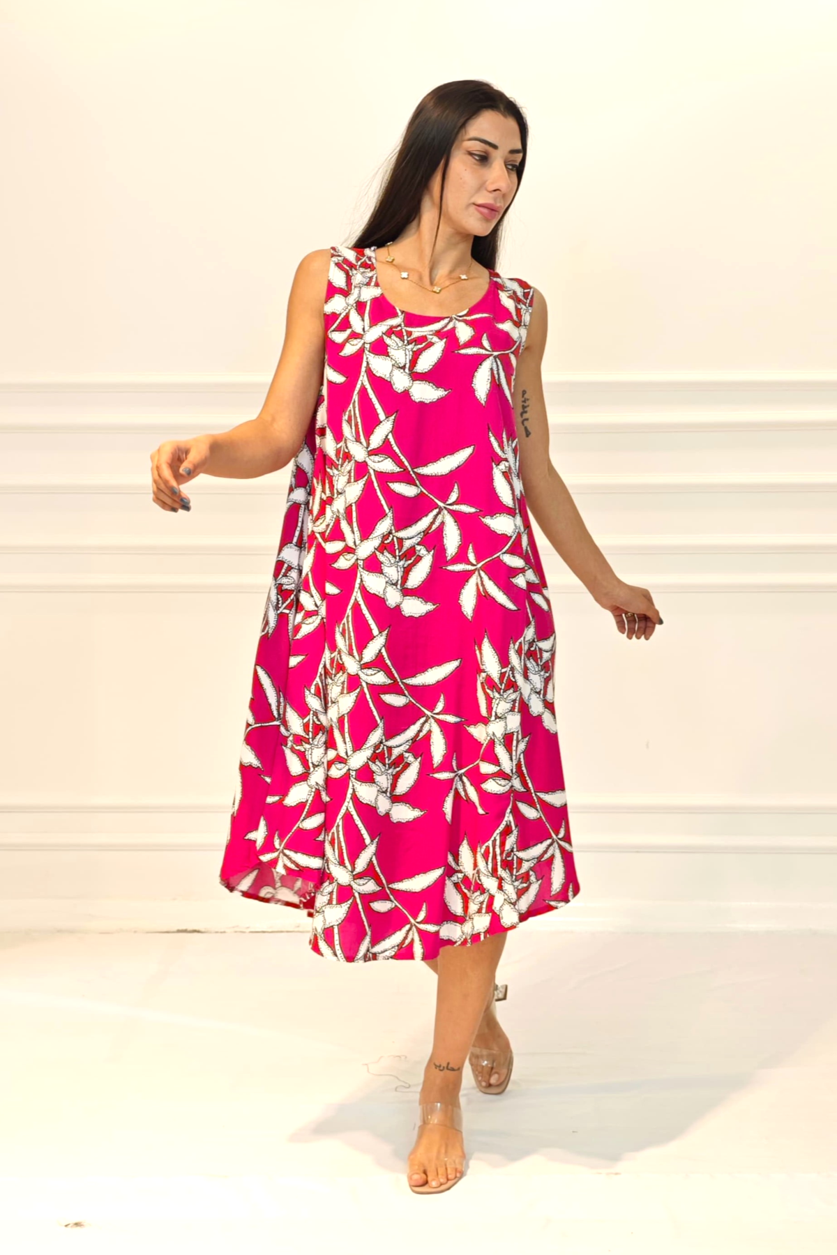 Fuşya Çiçekli U Yaka Askılı Midi Elbise