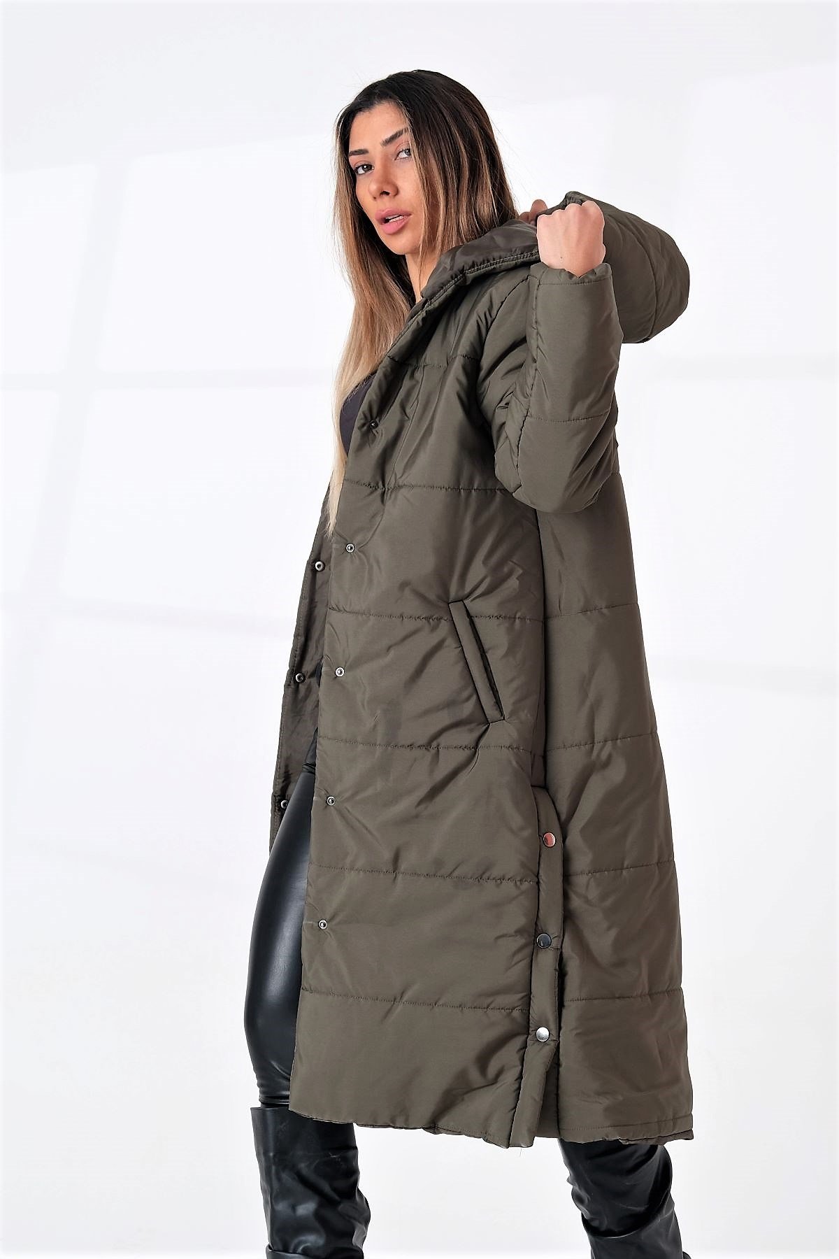 Haki Kapüşonlu Uzun Şişme Mont