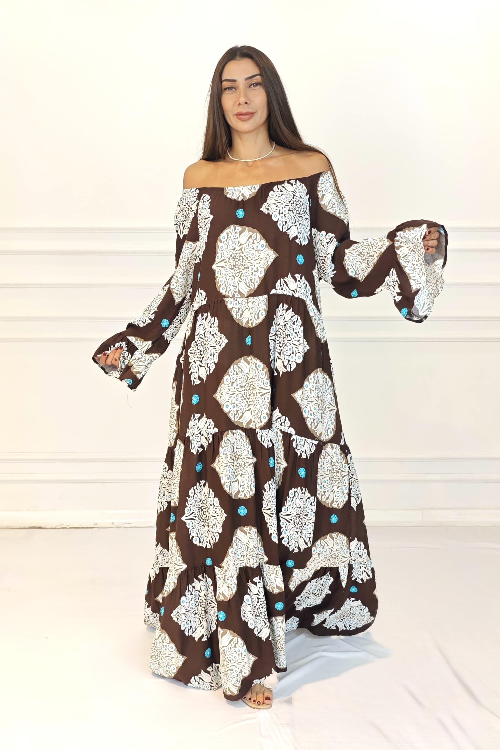 Kahverengi Madonna Yaka Desenli Eteği Kat Kat Uzun Elbise