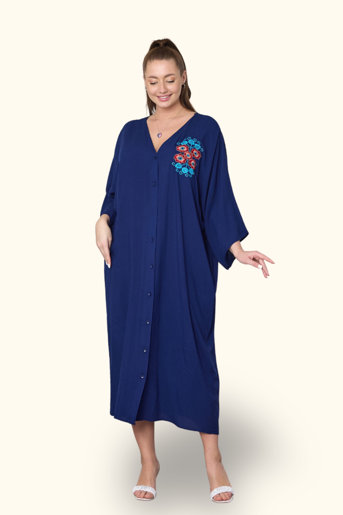 Lacivert V Yaka Sırtı ve Göğsü Çiçek Nakışlı Cepli Oversize Uzun Gömlek Elbise