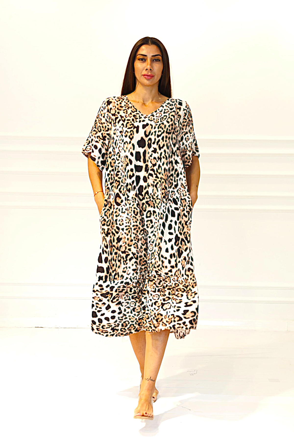 Leopar Desenli V Yaka Cepli Etekleri Fırıfırlı Midi Elbise