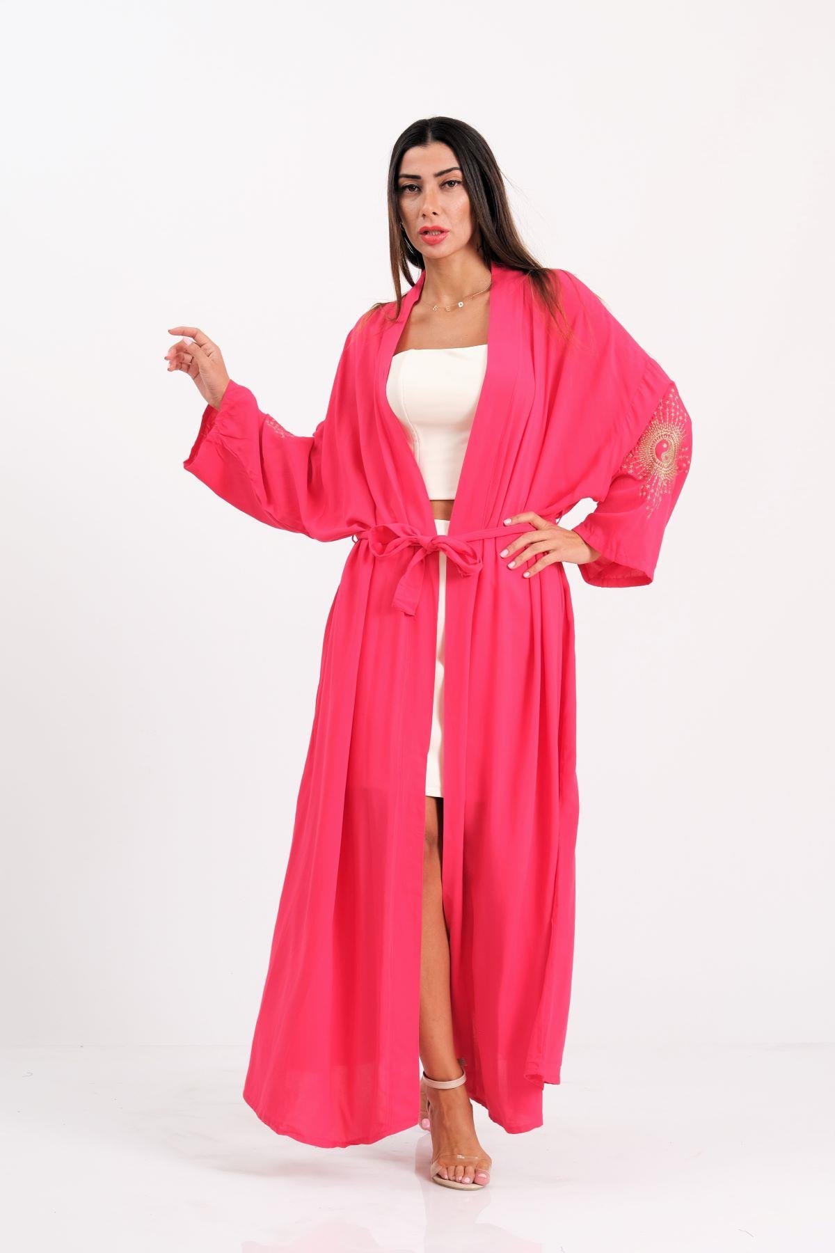 Pembe Sırtı ve Kolları Nakışlı Püsküllü Uzun Kimono
