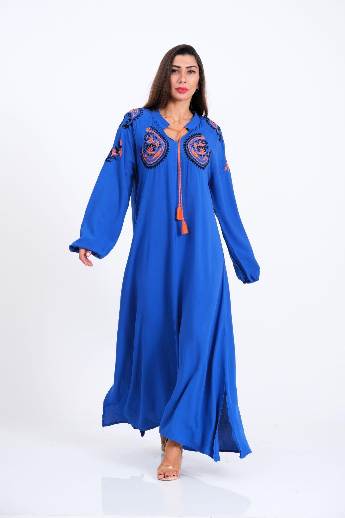 فستان طويل بأكمام بالون أزرق من ساكس بأكمام بالون أزرق مع شرابات مطرزة على الصدر والأكمام