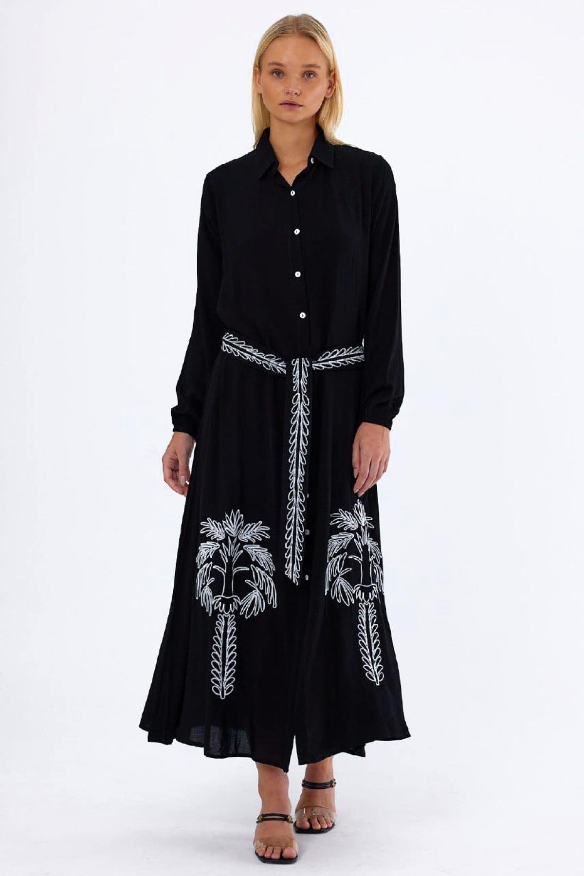 فستان قميص أسود بياقة قميص أسود مطرز بياقة قميص طويل مع حزام