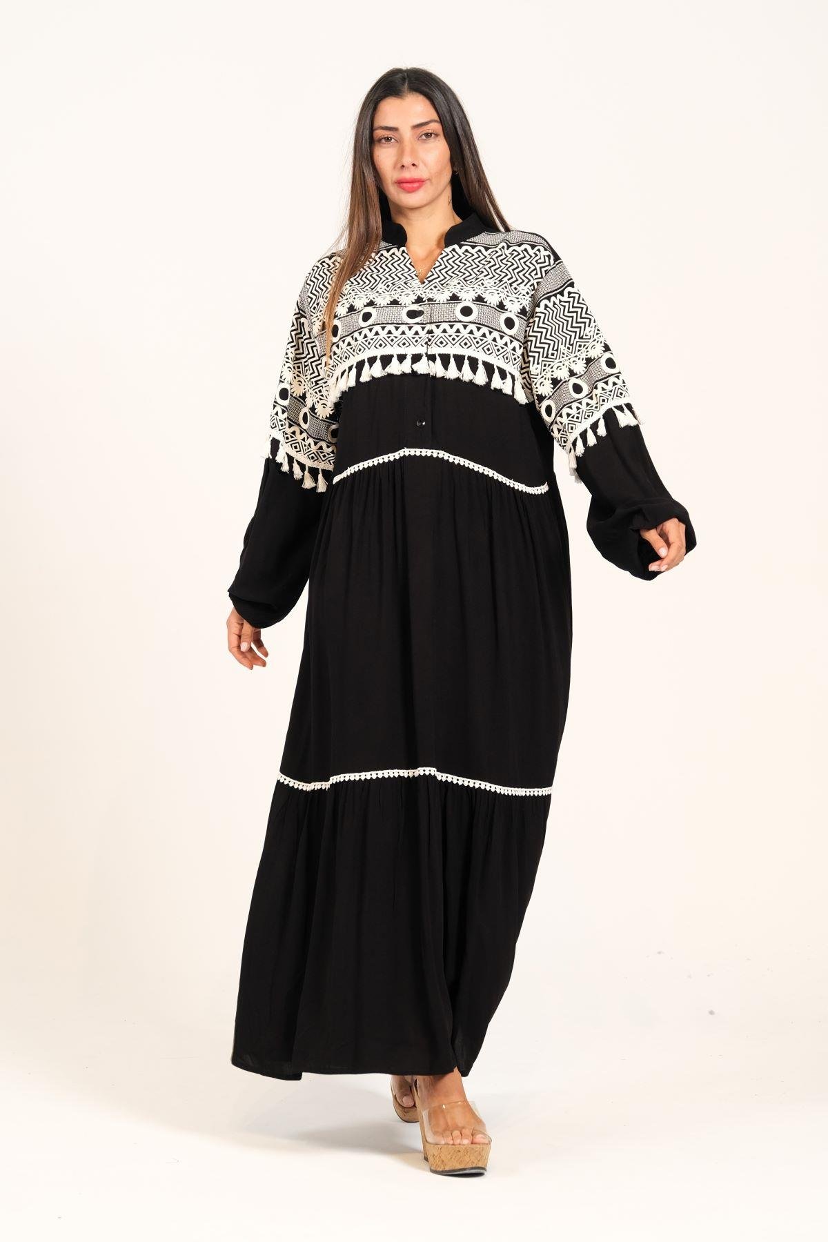 Siyah V Yaka Balon Kollu Dijital Baskılı Püsküllü Uzun Elbise