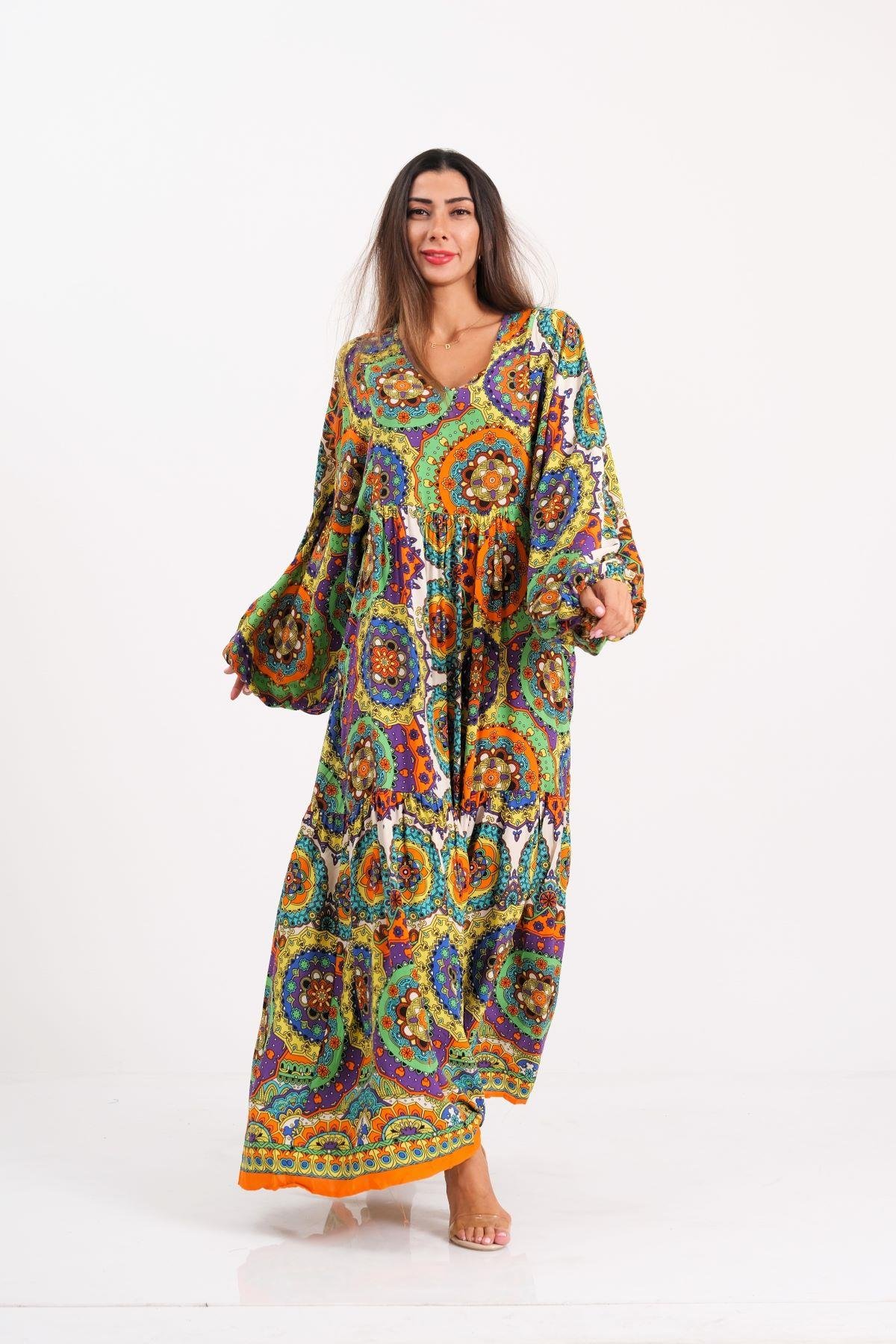 Yeşil V Yaka Balon Kol Etnik Desenli Uzun Elbise