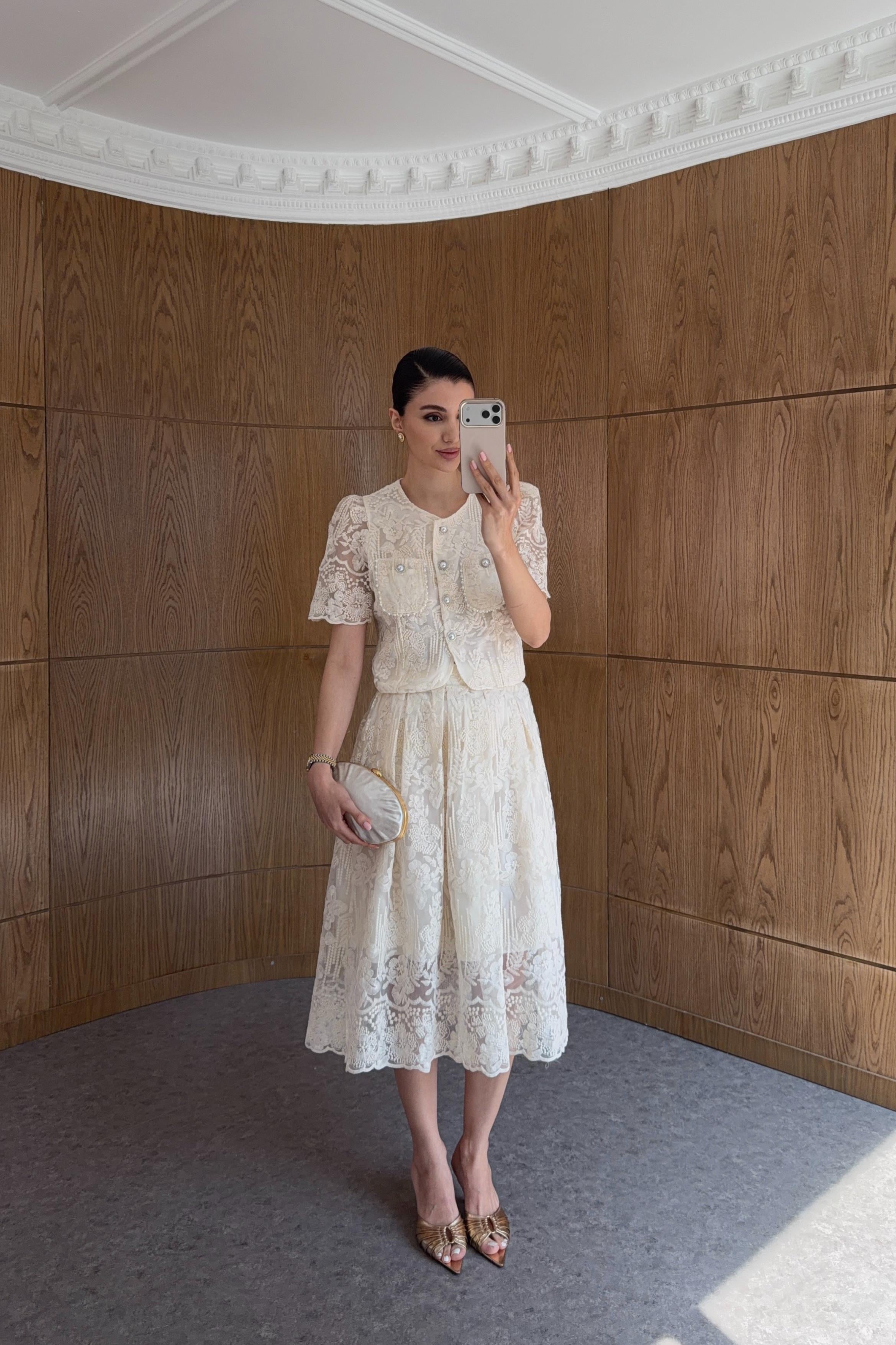 Dantel İşlemeli Krem Etek-Ceket Takım