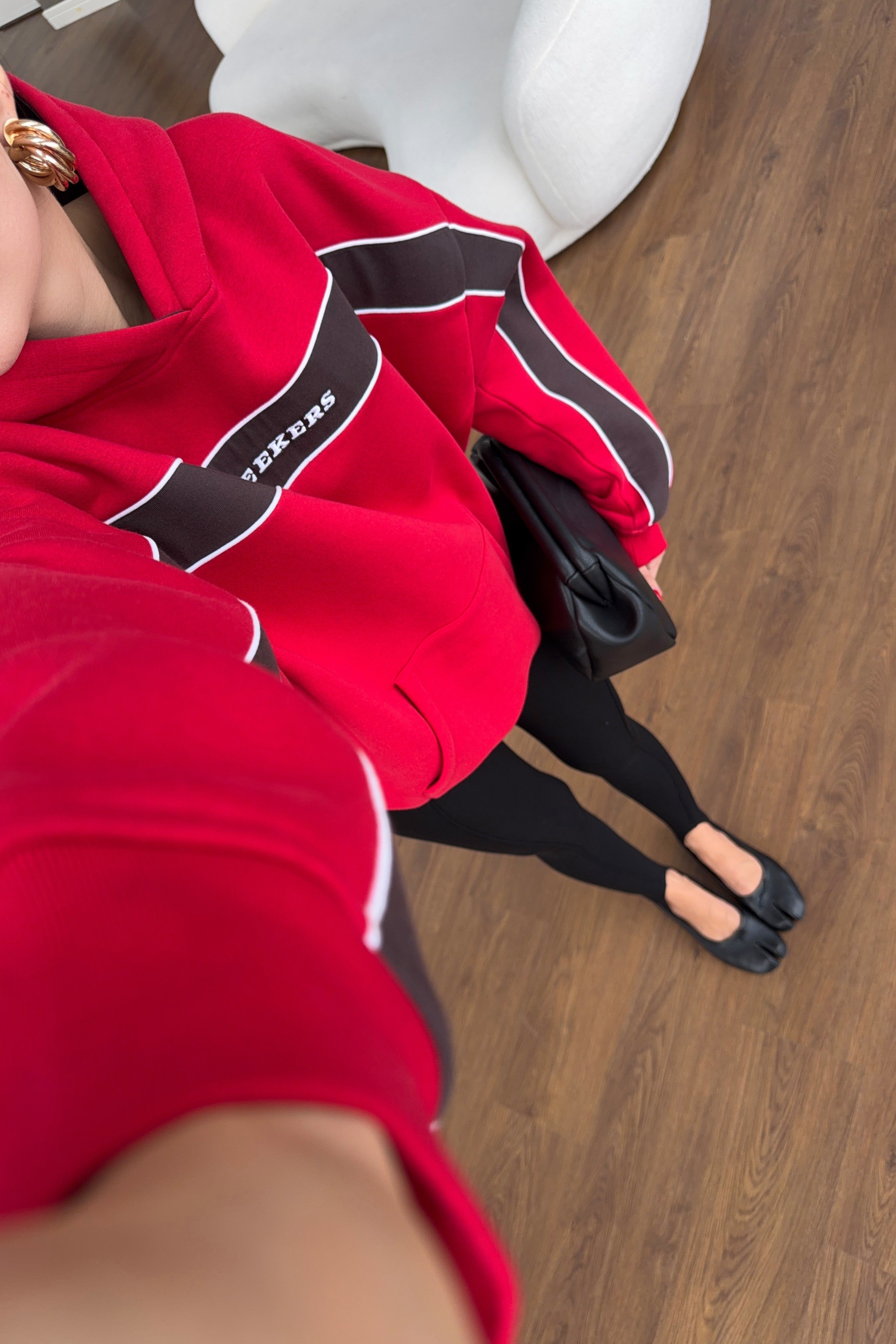Kırmızı Şeritli Kanguru Sweatshirt