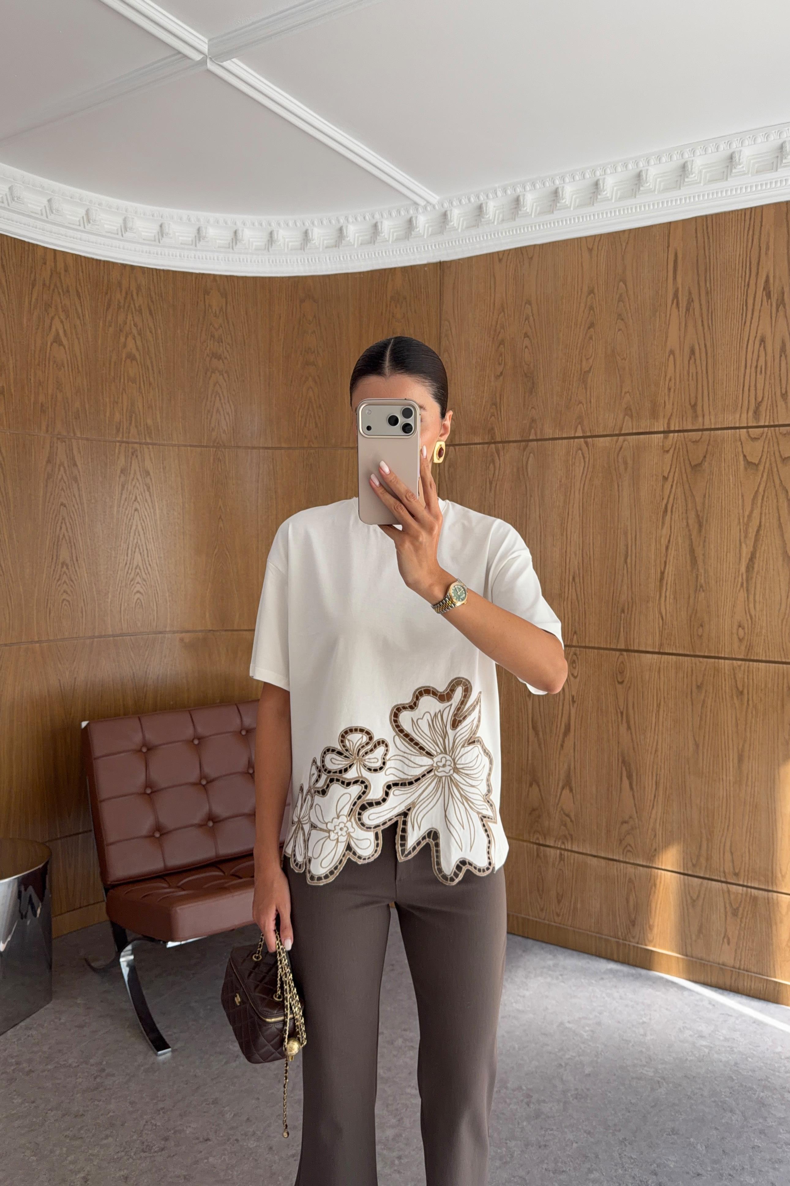 Lazer Kesim Nakışlı Tshirt