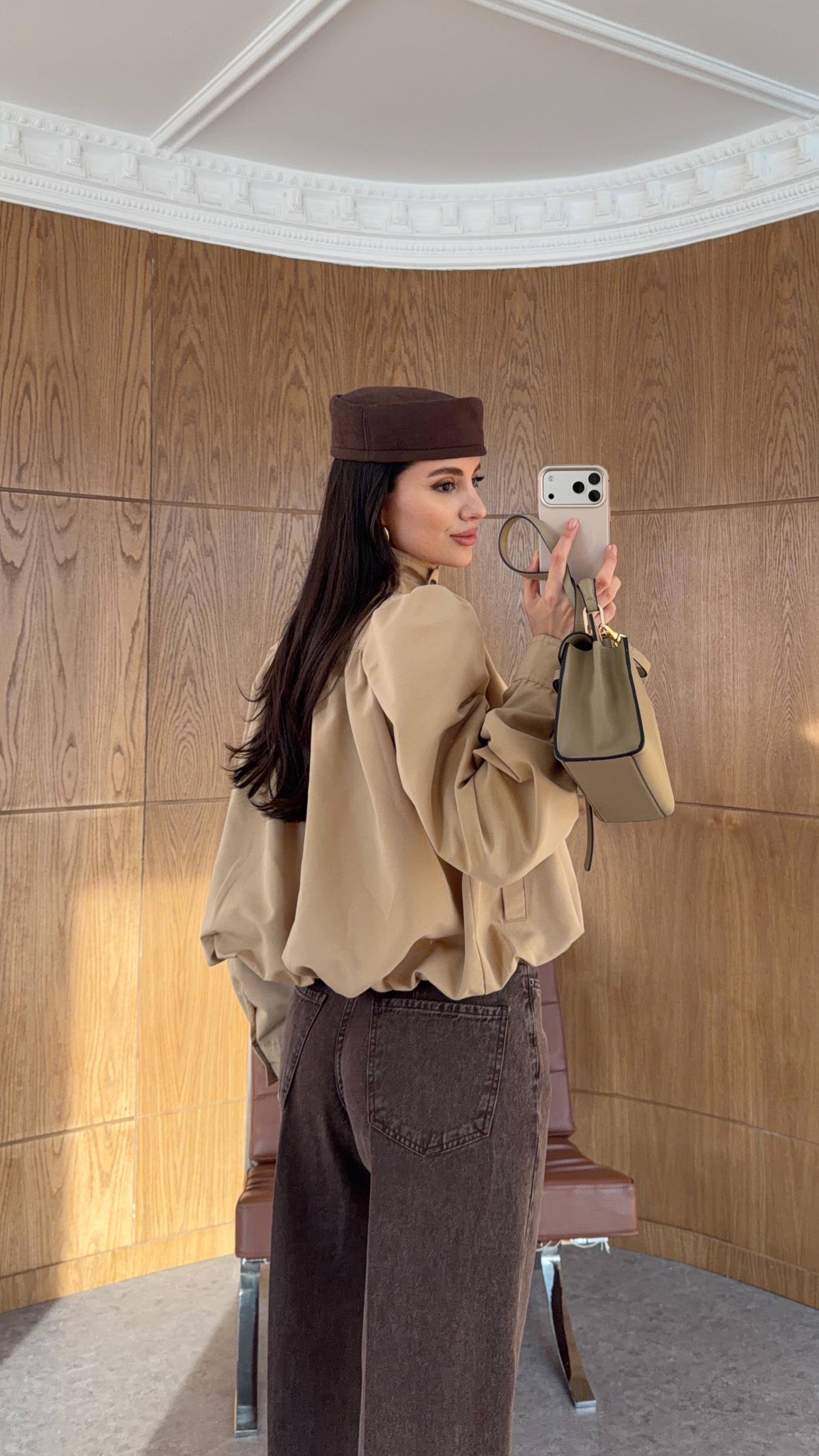 Omuz Detaylı Elegance Bej Ceket