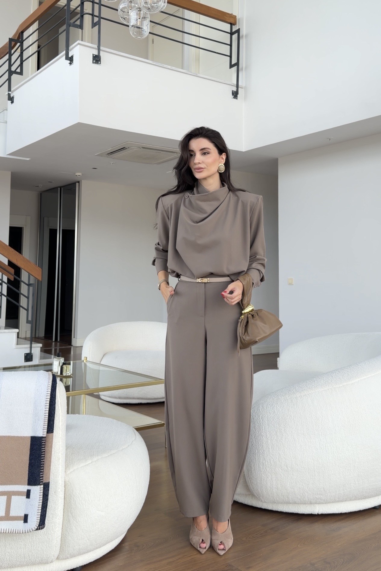 Vizon Degaje Yaka Dökümlü Bluz-Pantolon Takım