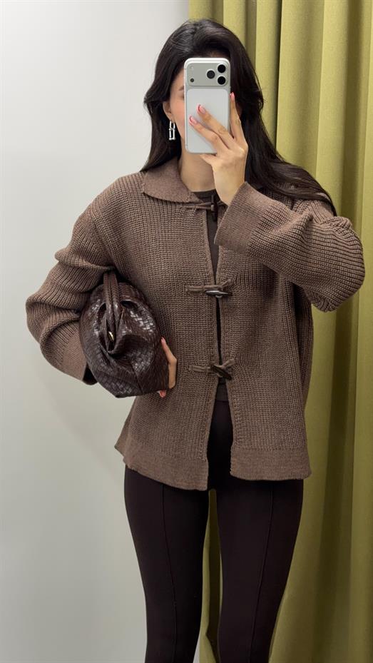 3 Düğmeli Kahve Hırka