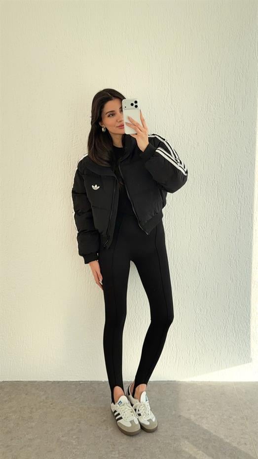 A Siyah Şişme Mont