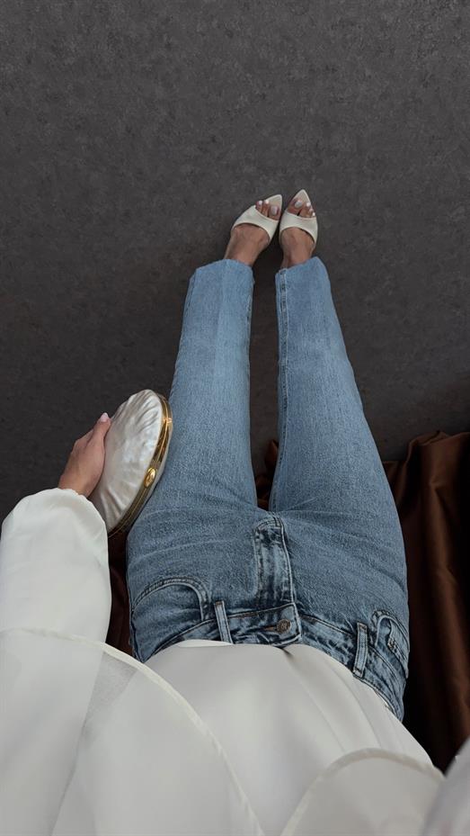 Açık Kar Yıkamalı Momfit Jean