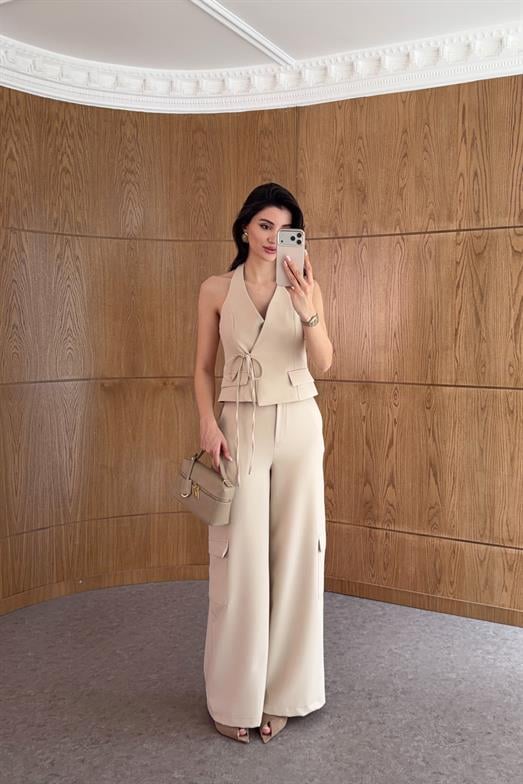 Asimetrik Bağlamalı Bluz-Kargo Pantolon Bej Takım