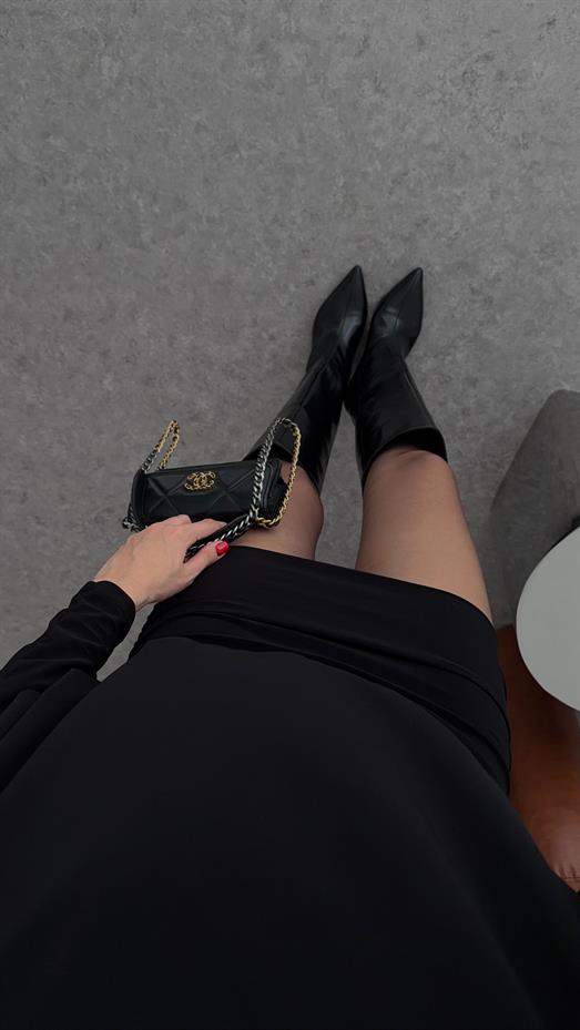 Asimetrik Kesim Siyah Mini Elbise