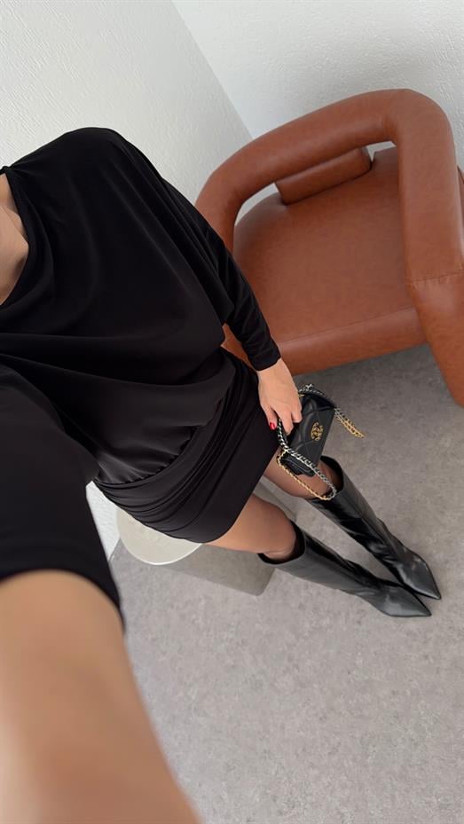 Asimetrik Kesim Siyah Mini Elbise