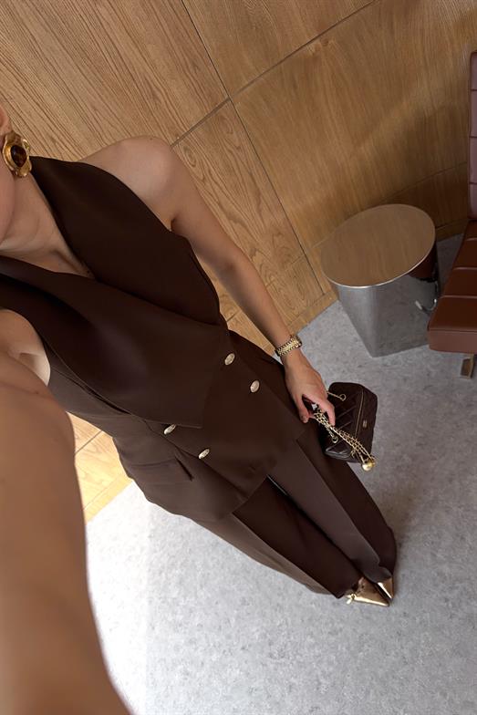 Asimetrik Yakalı Gold Düğmeli Kahve Yelek-Pantolon Takım