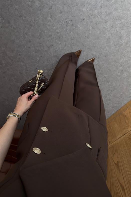 Asimetrik Yakalı Gold Düğmeli Kahve Yelek-Pantolon Takım