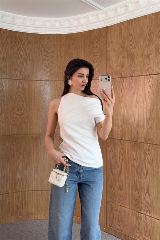 Askılı Beyaz Dökümlü Bluz