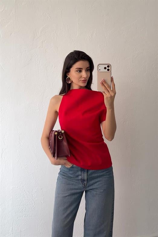 Askılı Kırmızı Dökümlü Bluz