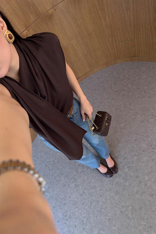 Atkılı Kahverengi Bluz