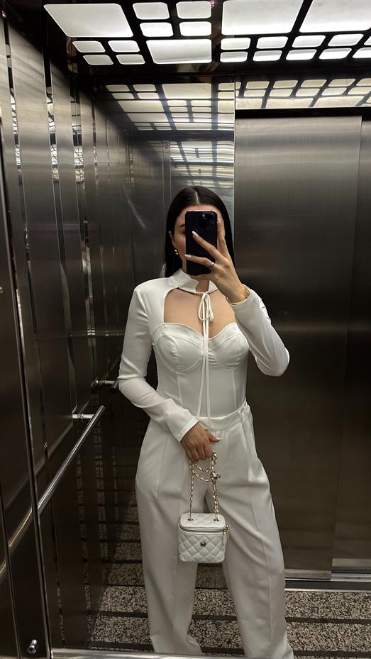 Bağlamalı Beyaz Saten Bluz