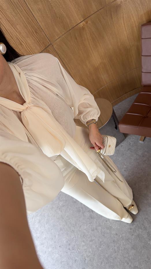 Bağlamalı Ekru Bluz