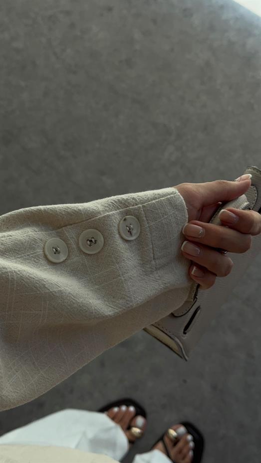 Bej Düğmeli Oversize Ceket