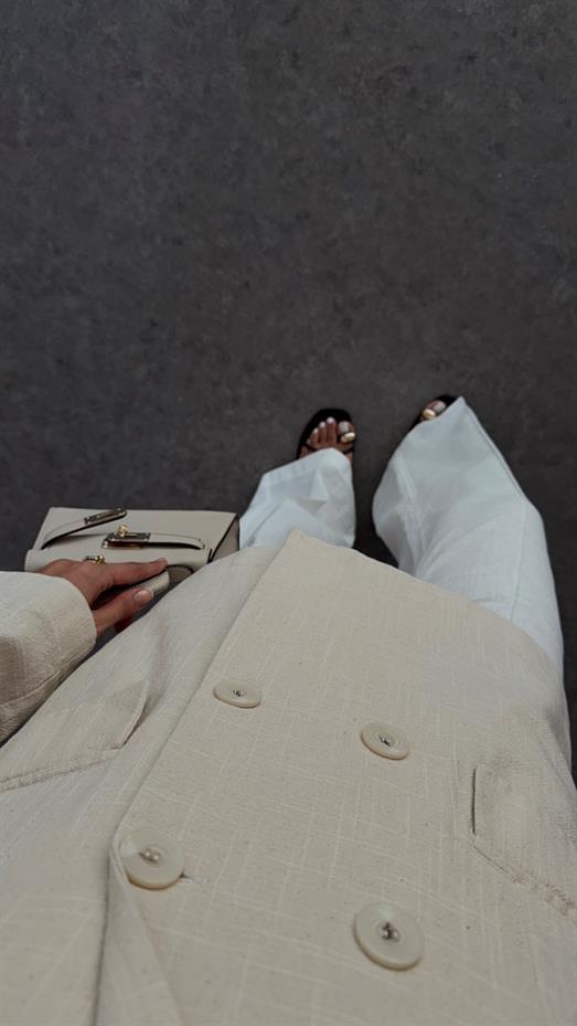 Bej Düğmeli Oversize Ceket